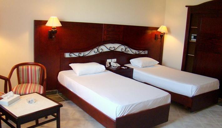 Brayka Bay Reef Resort Abu Dabab Exterior photo