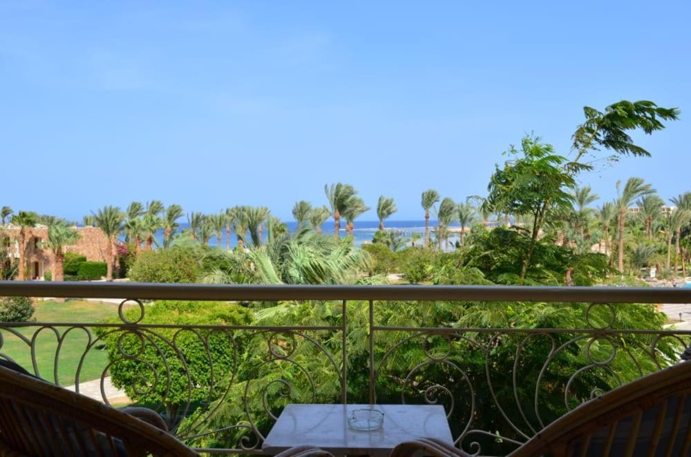 Brayka Bay Reef Resort Abu Dabab Exterior photo