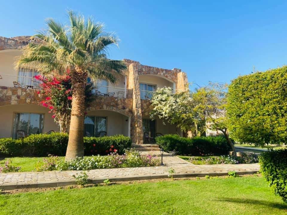 Brayka Bay Reef Resort Abu Dabab Exterior photo