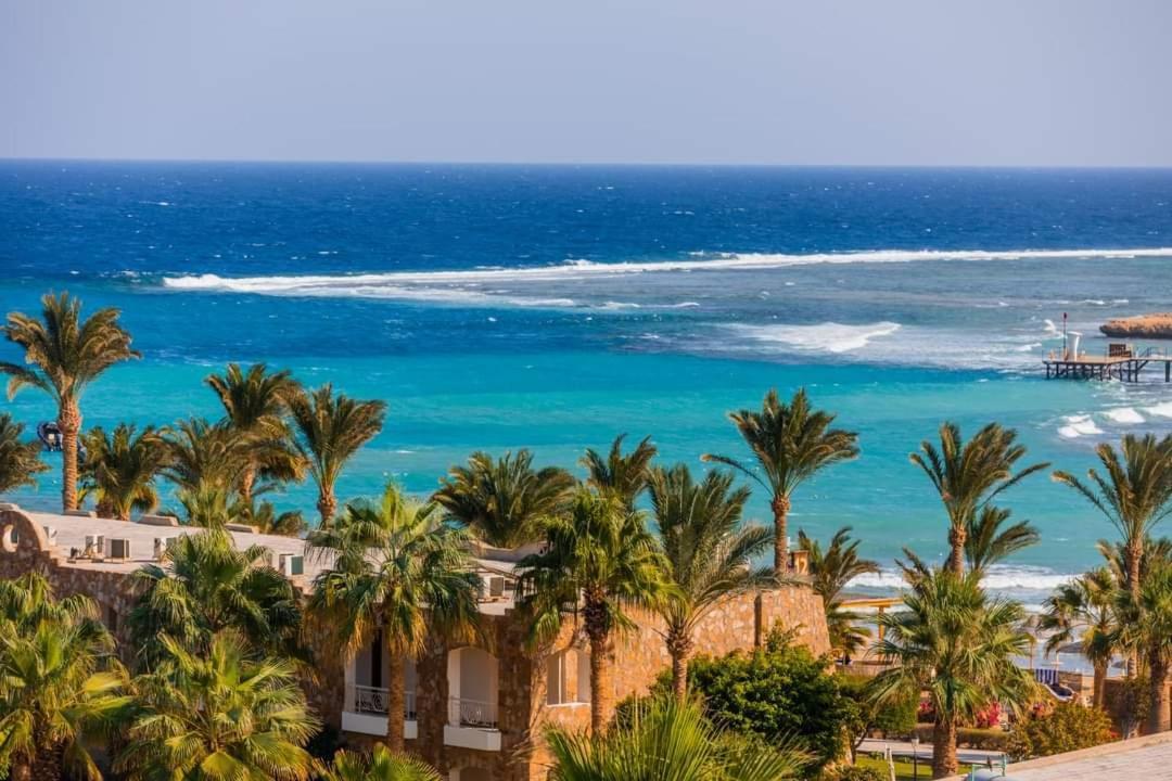 Brayka Bay Reef Resort Abu Dabab Exterior photo