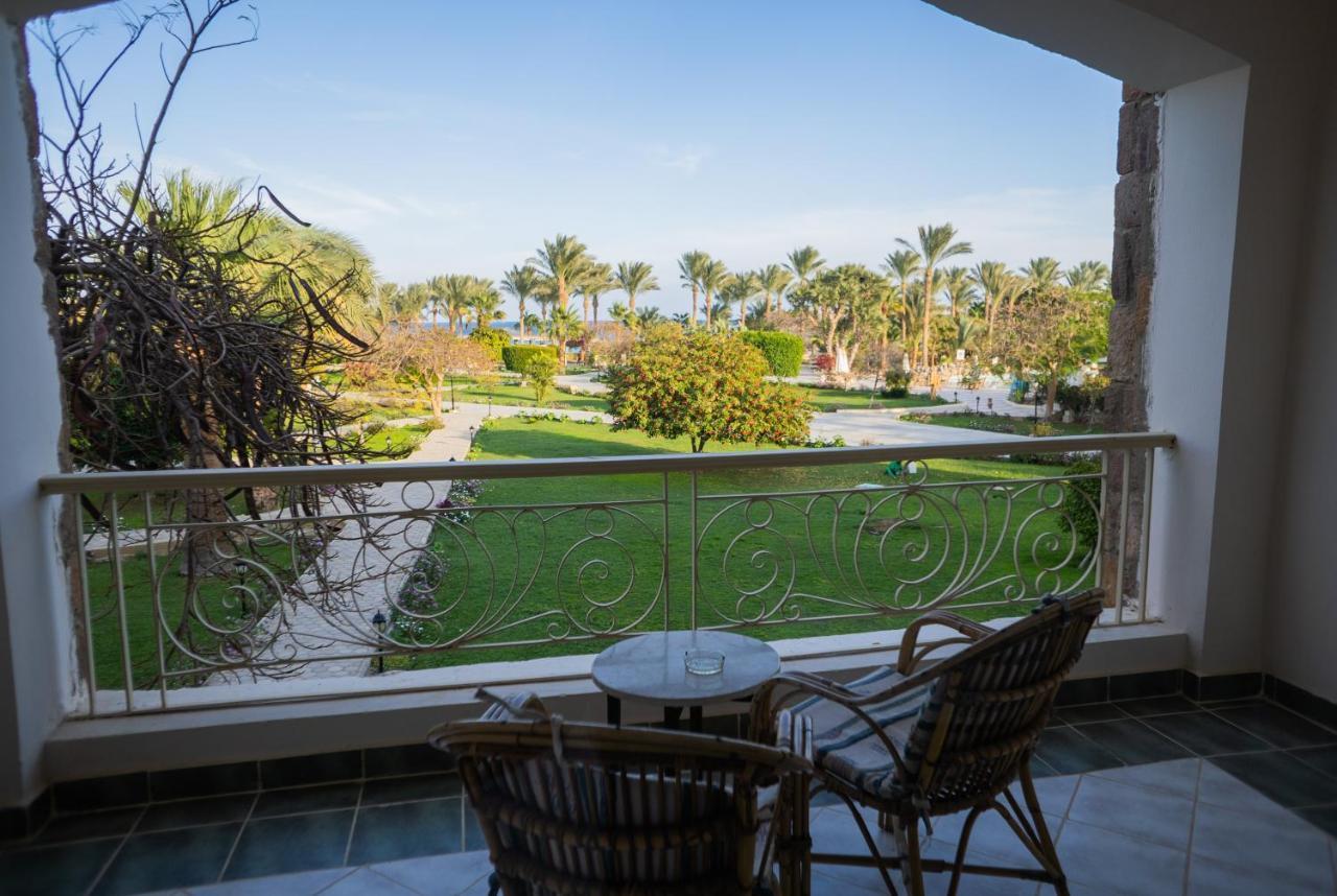 Brayka Bay Reef Resort Abu Dabab Exterior photo