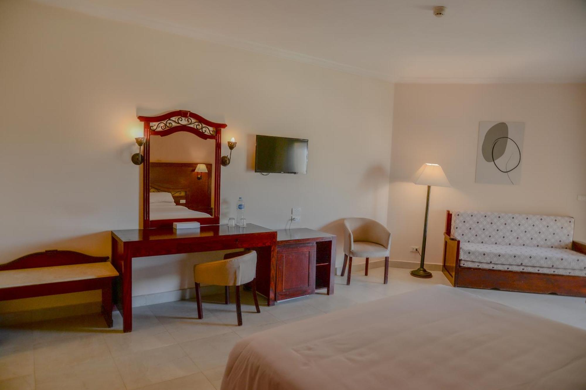 Brayka Bay Reef Resort Abu Dabab Exterior photo