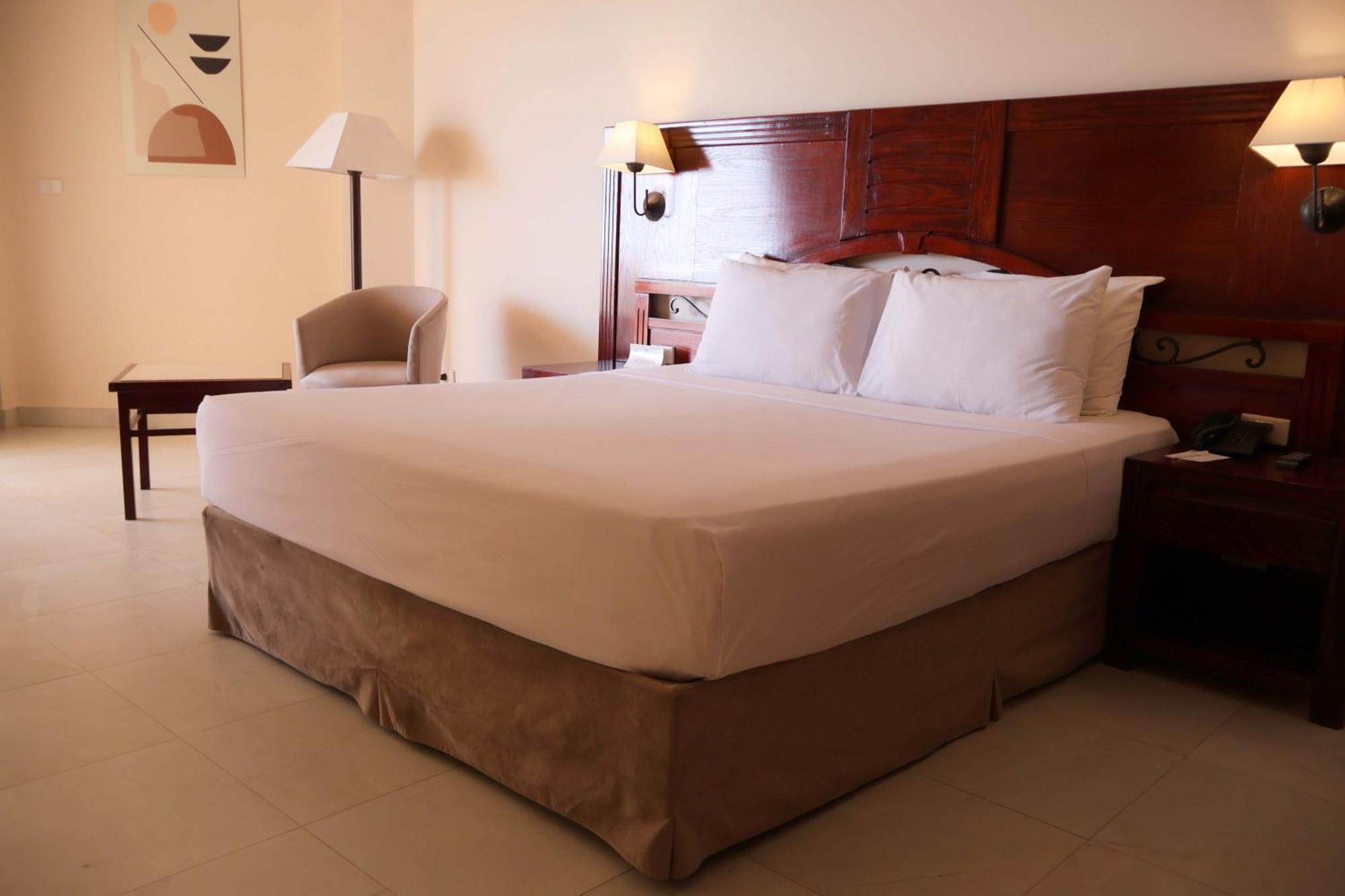 Brayka Bay Reef Resort Abu Dabab Exterior photo