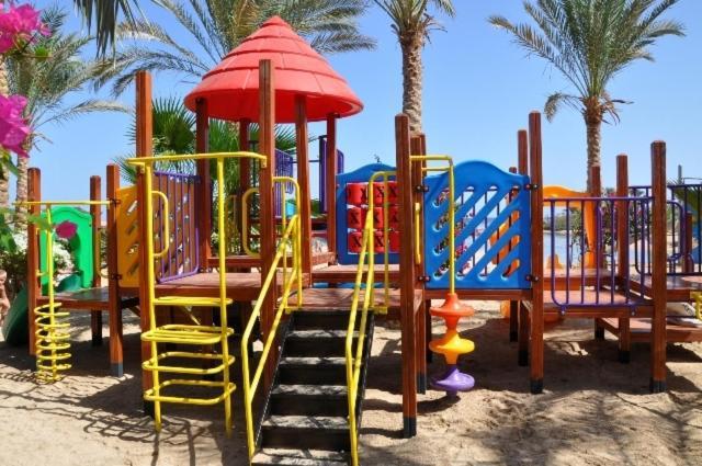 Brayka Bay Reef Resort Abu Dabab Exterior photo