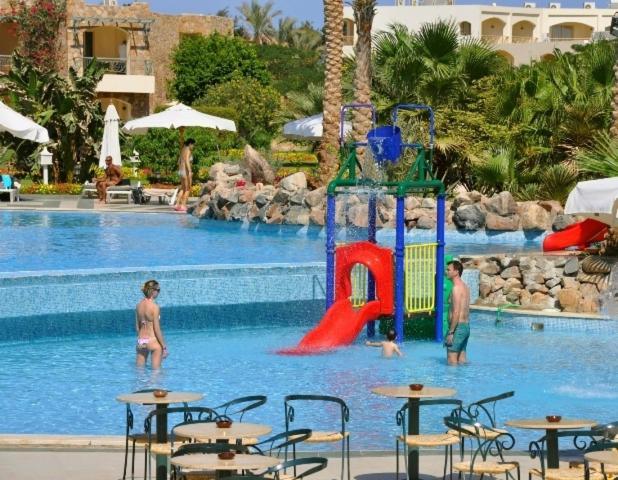 Brayka Bay Reef Resort Abu Dabab Exterior photo