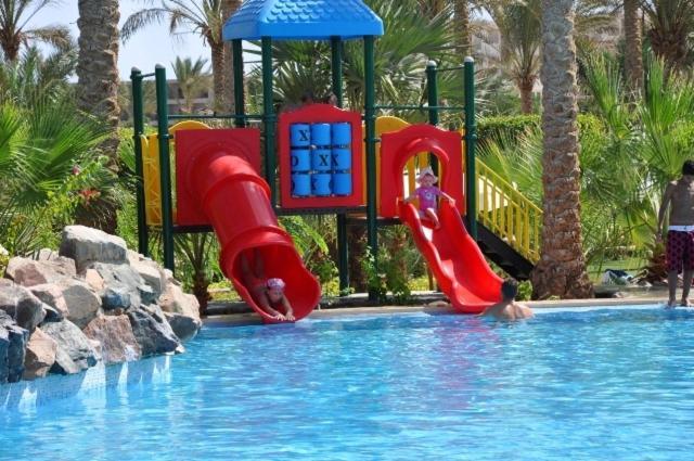 Brayka Bay Reef Resort Abu Dabab Exterior photo
