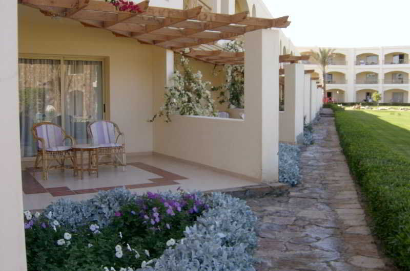 Brayka Bay Reef Resort Abu Dabab Exterior photo